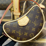Louis Vuitton Croissant MM M46828 Brown